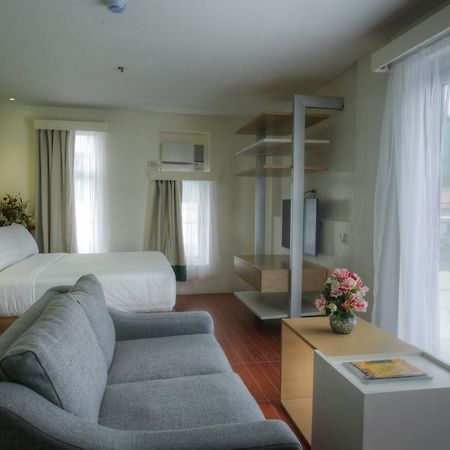 Fersal Hotel Makati Avenue Makati City Zewnętrze zdjęcie