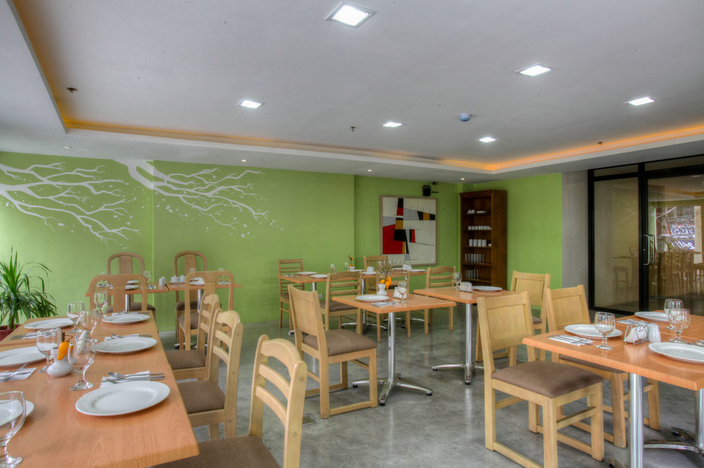 Fersal Hotel Makati Avenue Makati City Zewnętrze zdjęcie